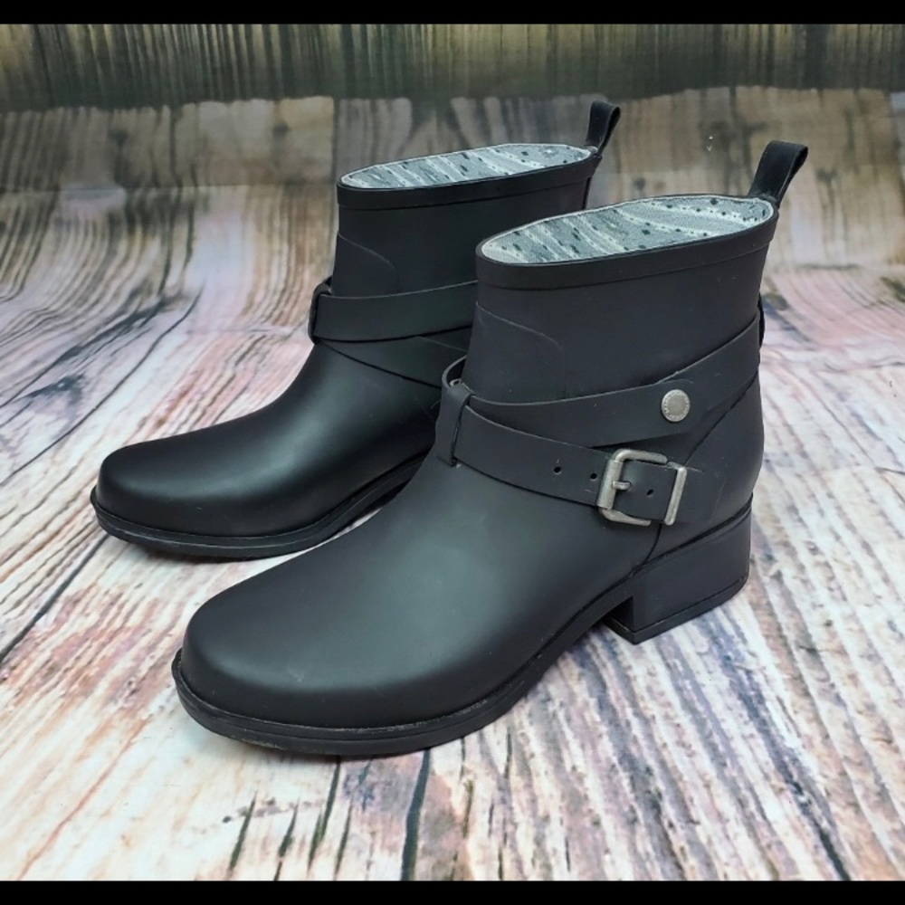 Lucky Brand Rindah Black Buckle Rain Booties